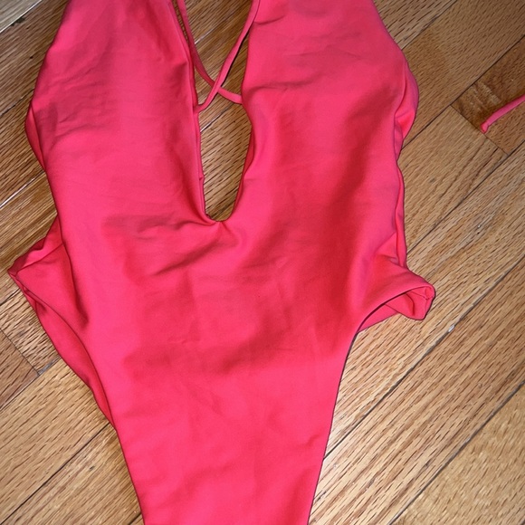 Skatie Lynn one piece - Picture 2 of 2